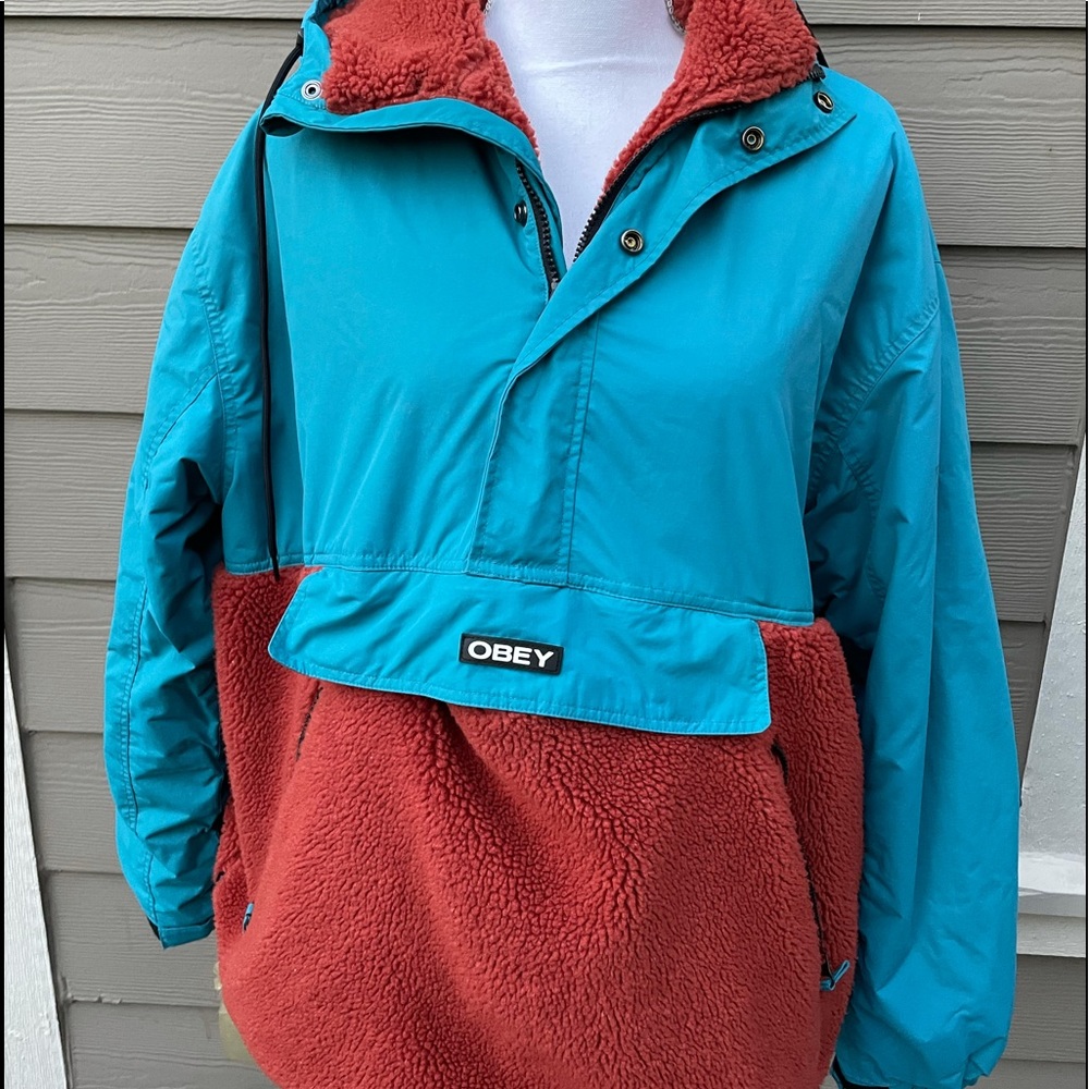 Obey snowboard pullover